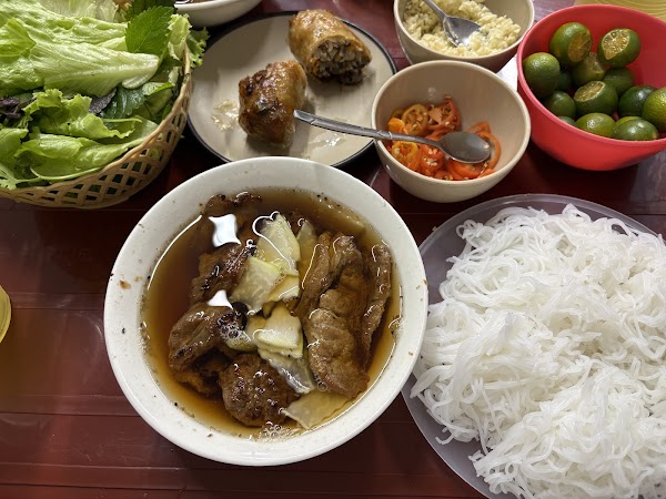 Bún chả 22 ngõ Huyện 2