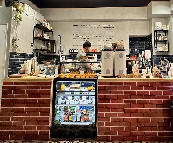 La Claque Coffee Shop 3