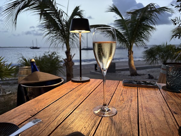 Biña Restaurant & Bar 2