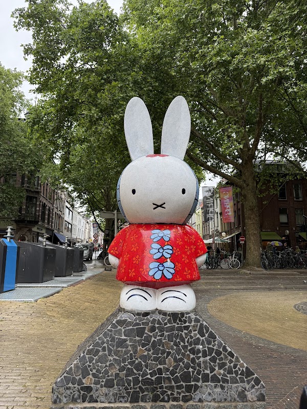 Statue of Dick Bruna&Nijntje