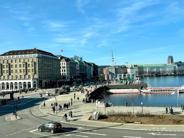 Jungfernstieg 4