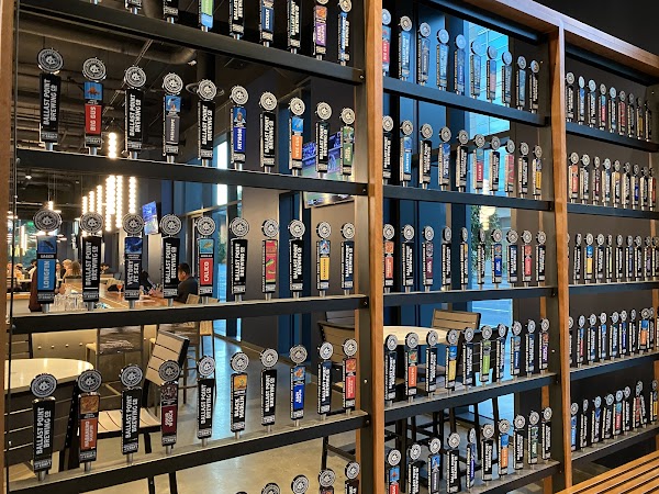 Ballast Point Tasting Room & Kitchen 4