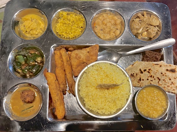 Nagalingam's Bhavan - Pure Vegetarian Indian Restaurant (No onion, garlic and leeks) 4