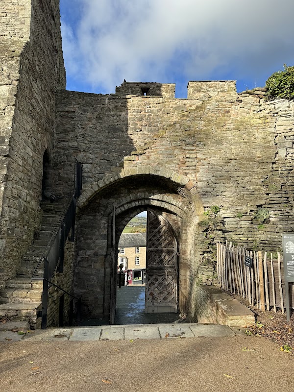 Hay Castle 2