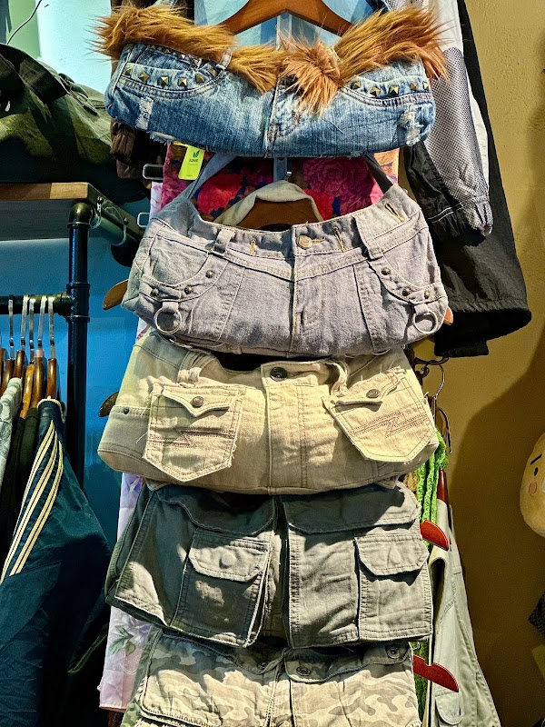 GO2HAND (VINTAGE-THRIFT-ACCESSORIES SHOP) 3