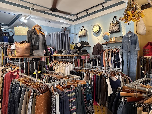 GO2HAND (VINTAGE-THRIFT-ACCESSORIES SHOP) 2