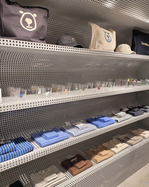 Beaker Flagship Store 4