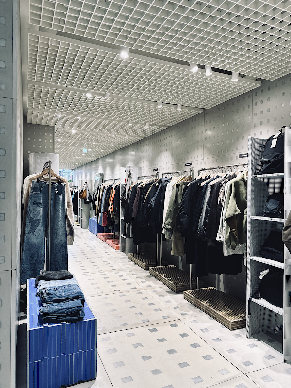Beaker Flagship Store 2