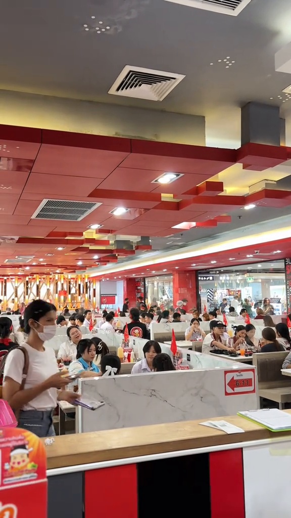 Suki Teenoi Suan Phloen Market 2