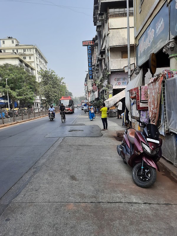 Colaba Causeway 5