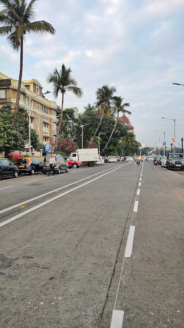 Colaba Causeway 3