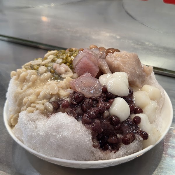 Lung Tu Shaved Ice Specialist 4