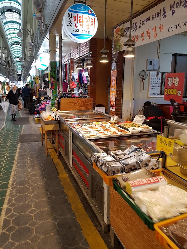 Millak Golmok Market 5