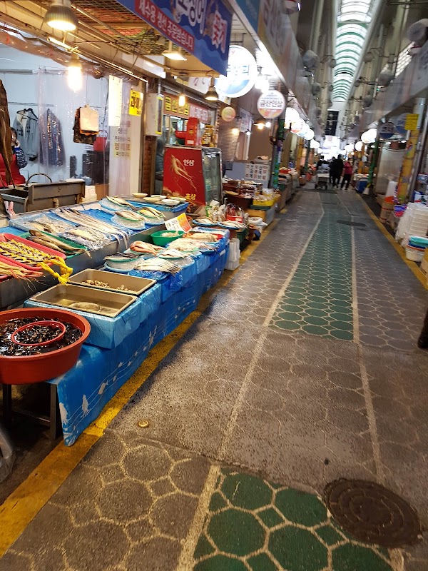 Millak Golmok Market 4