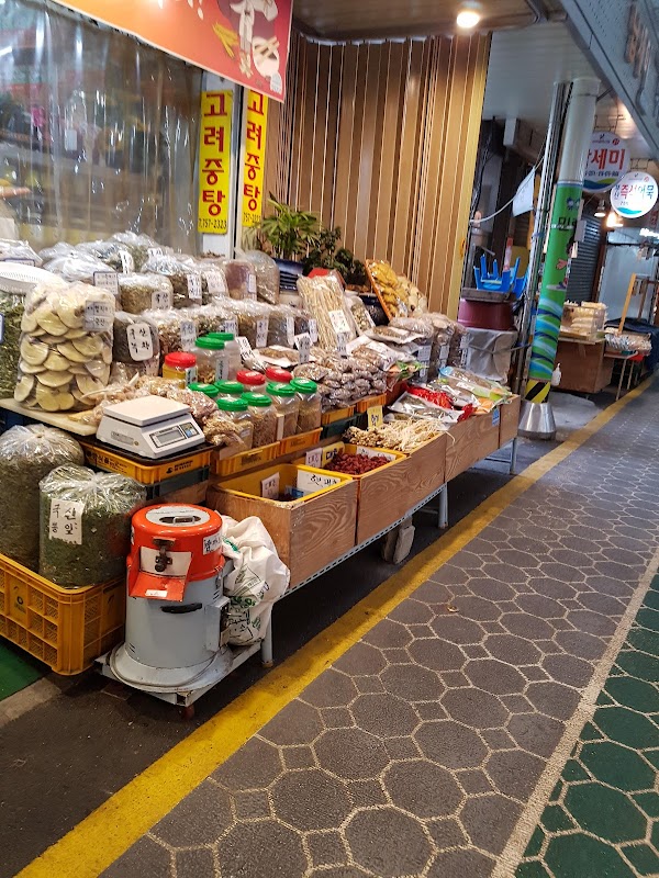 Millak Golmok Market 2