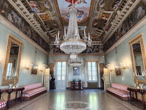 Palazzo e Giardini Moroni 4