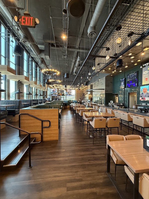Shark Club Sports Bar & Grill 5