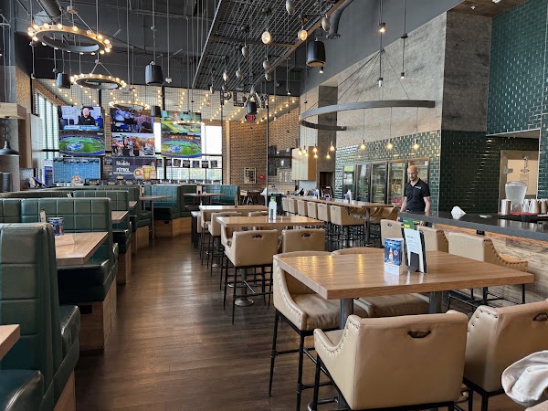 Shark Club Sports Bar & Grill 3