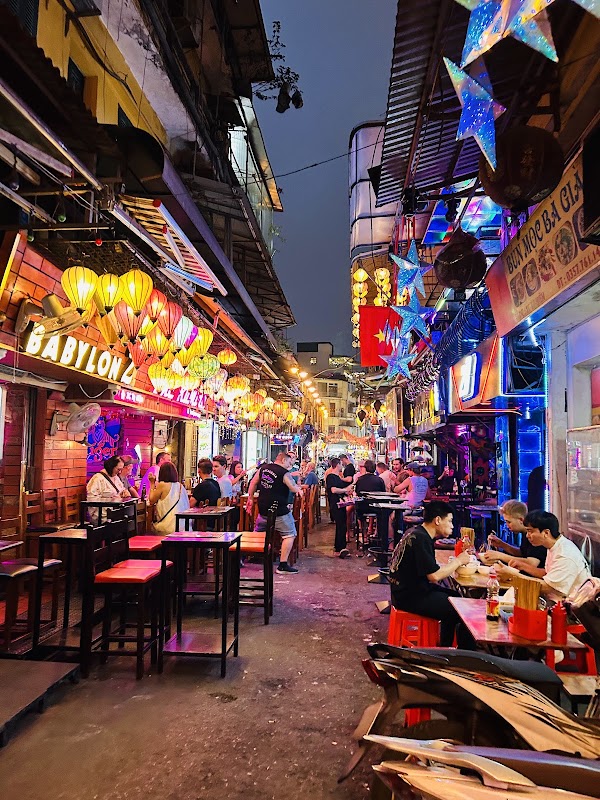 Phố Tạ Hiện 3