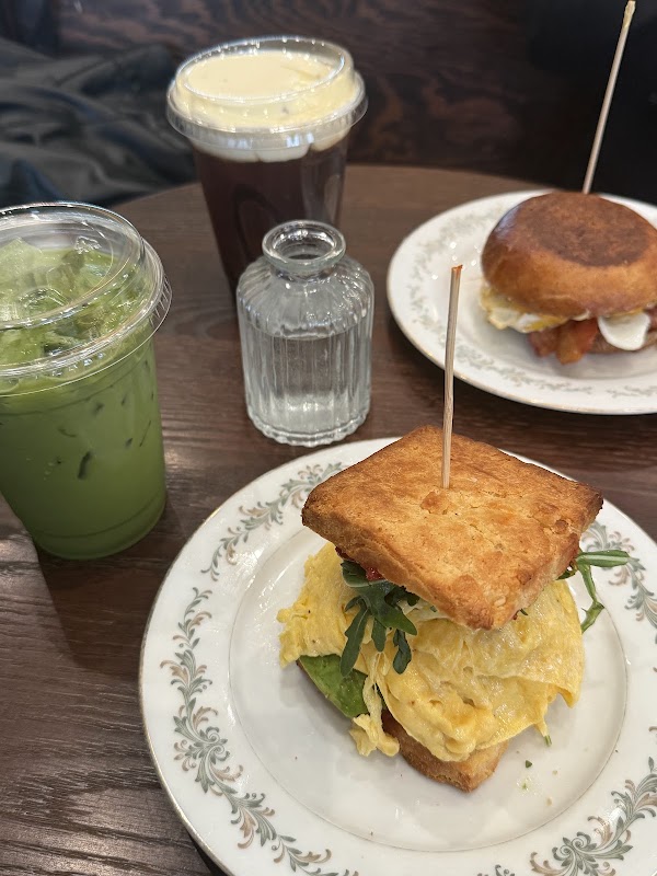 Verveine Cafe & Bakery 4