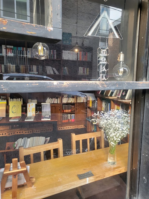 Goyo Bookshop 4