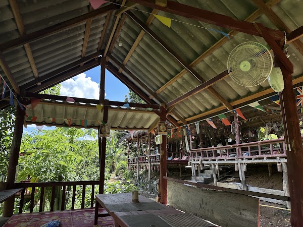 Nakhoun Cafe, Restaurant & Farm Stay