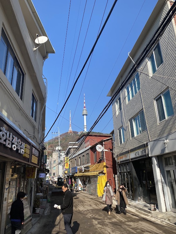 Yongsan Haebangchon Village 1