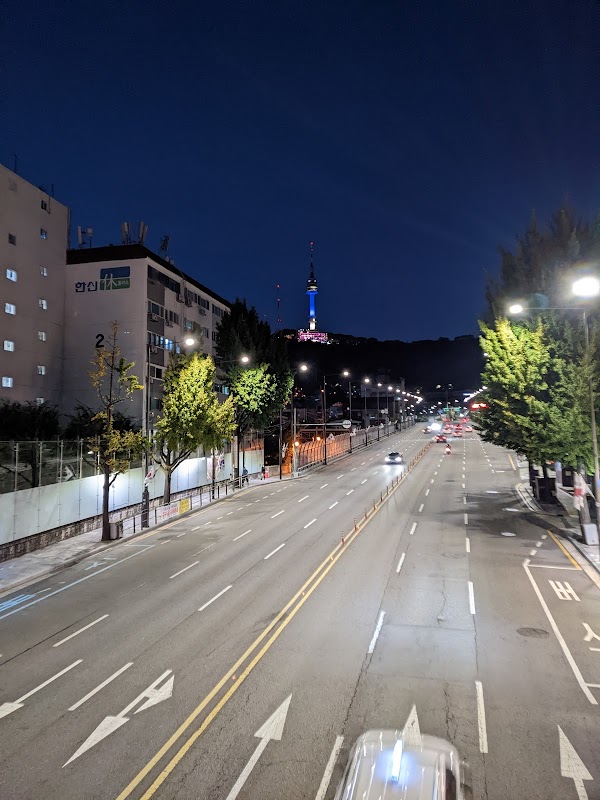 Yongsan Haebangchon Village 4