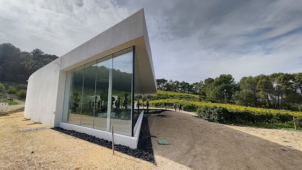 Oscar Niemeyer Pavilion 2