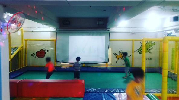 Wow Jumping Kids Cafe 1