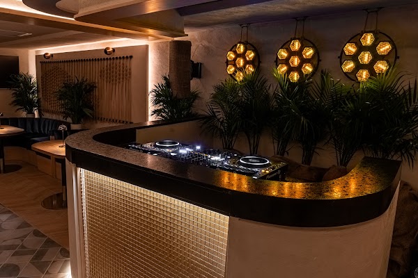 Hampton House - Dallas 5