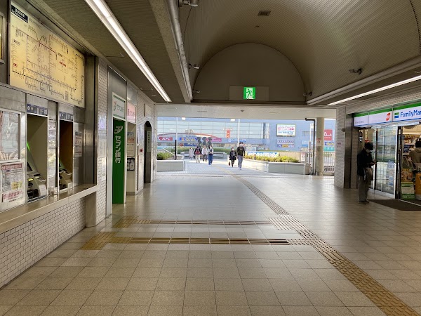 Kawachi-Matsubara Station 3
