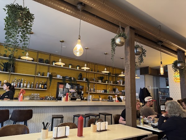 Between 2 Buns Burgers (Fraser St.) 1