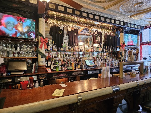 Molly Maguire's Irish Pub 3