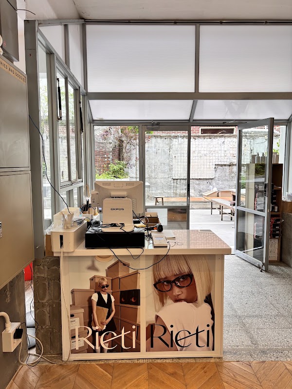 Rieti store Kinfolk Seongsu 4