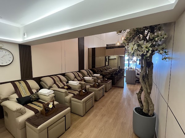 Chandee Head Spa & Massage (Silom) 2