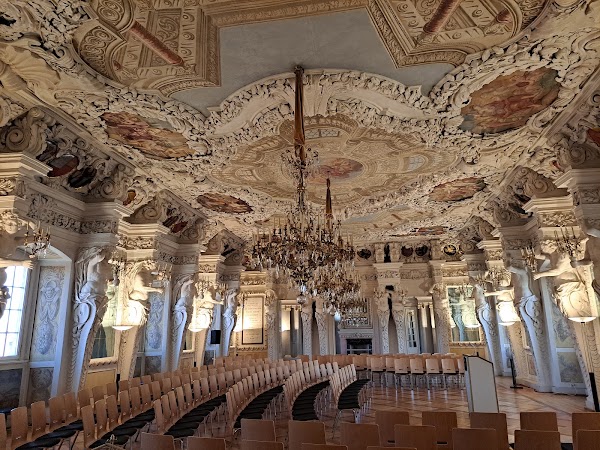 Ehrenburg Palace 5
