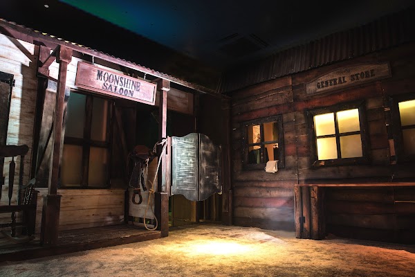 Moonshine Saloon 1