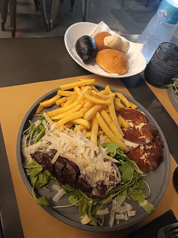 Pizzeria La Roccia 4
