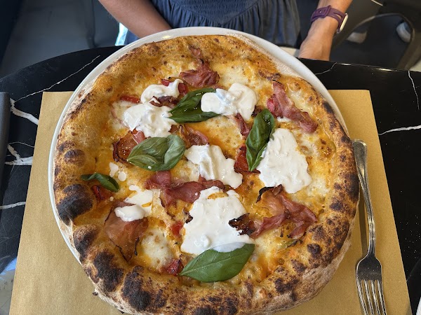 Pizzeria La Roccia 3