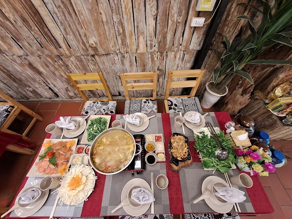 Moment Romantic Restaurant 5