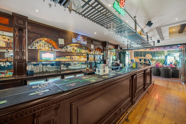 Queen Vic British Pub 1