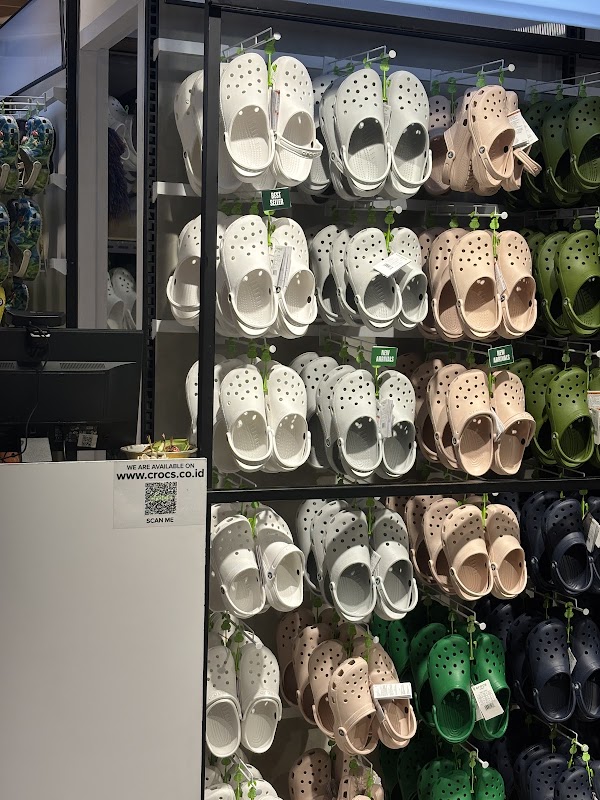 CROCS LIVING WORLD DENPASAR BALI 3