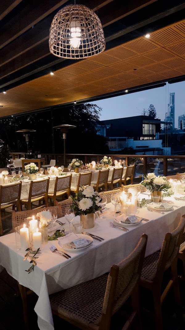 Edgewater Dining and Lounge 2