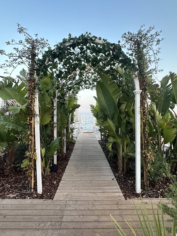 Negresco Beach Club 2