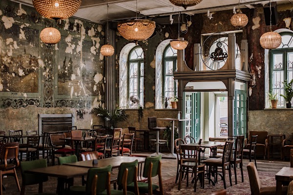 HEVRE | Bar & Restaurant
