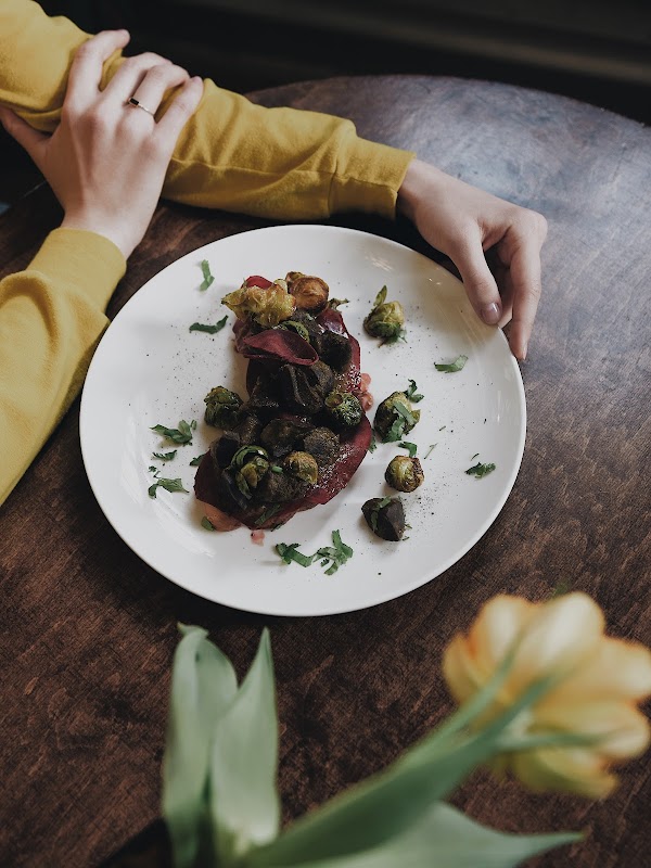 HEVRE | Bar & Restaurant 4