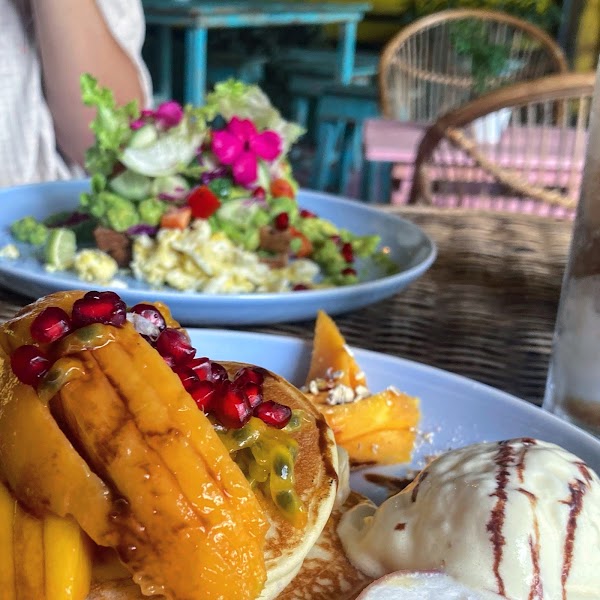 Cafe Banana Chill 5