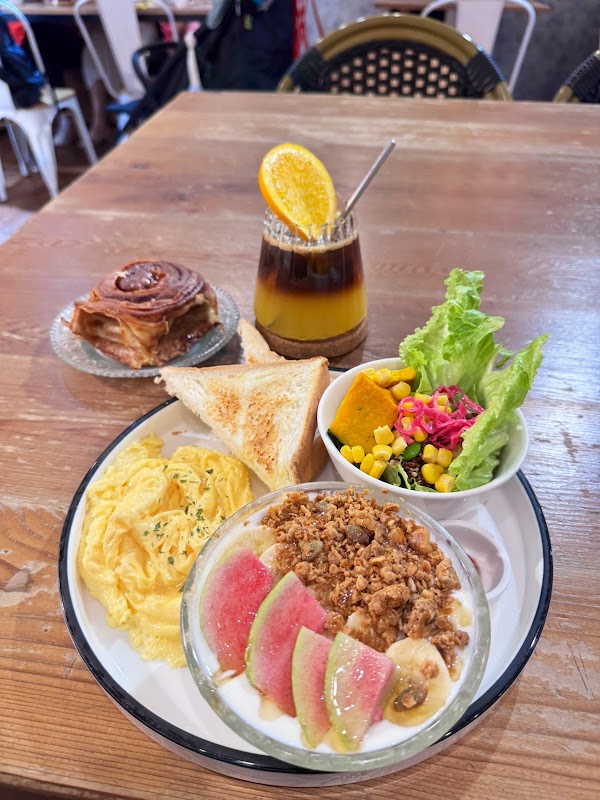 Miss V Bakery Cafe 3