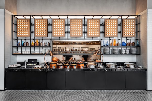 Moxy Bar & Restaurant